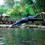 Atlet renang binaan Gayo Sport Center (GSC) sedang melakukan latihan rutin di kolam buatan Temas River Park, Kampung Jurusen, Kecamatan Pegasing, Kabupaten Aceh Tengah, Rabu (15/10/2025). (Iwan Bahagia)